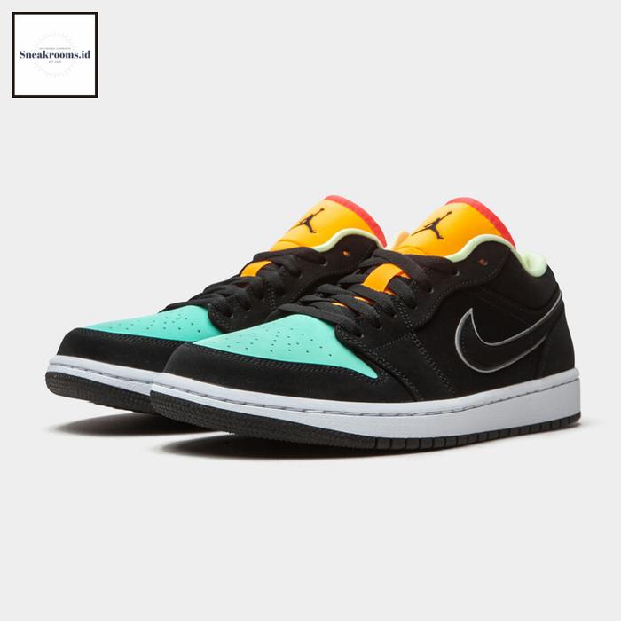 Sneakers / Air Jordan 1 Low Black Aurora Green / Original Resmi