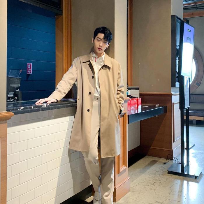 Minhyun & Soobin Thom Browne Basic White Shirt