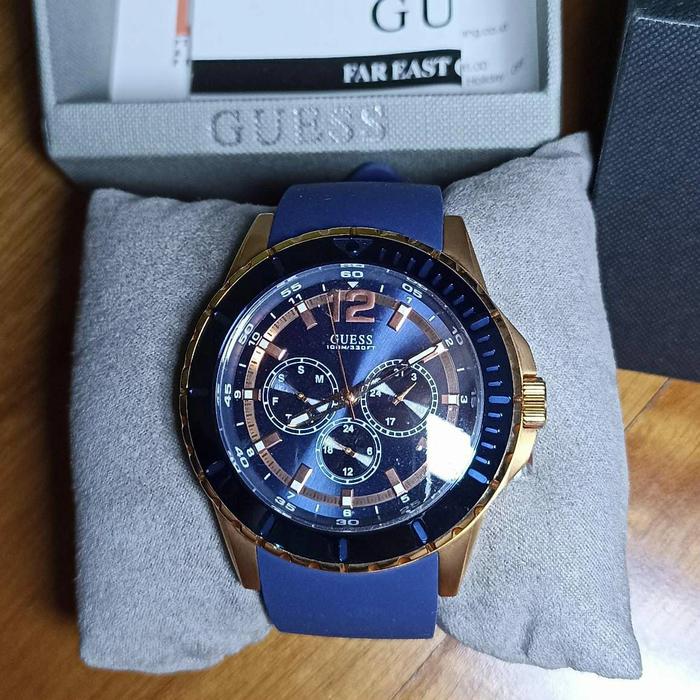 Jam Tangan Guess W0485G1