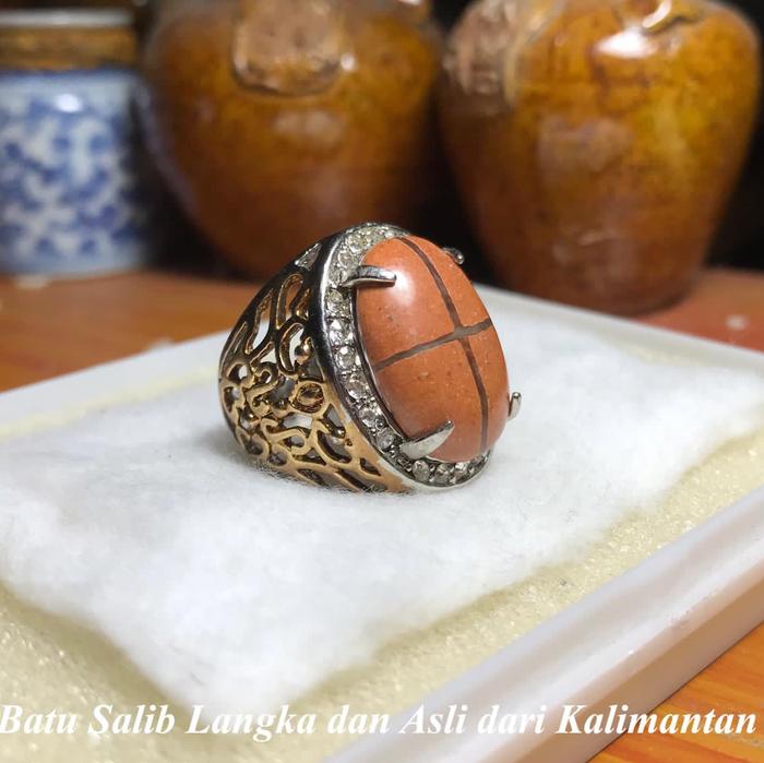 Cincin Batu Salib Antik dan Langka