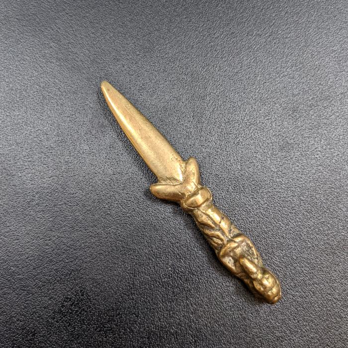 Pusaka Keris Cempaka Wesi Kuning