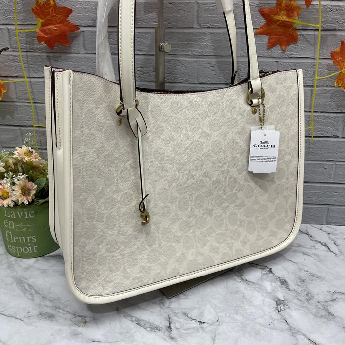 co ach ch Tyler Carryall Signature Canvas