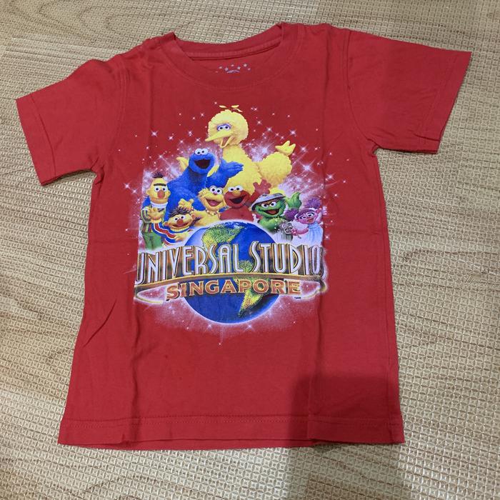 preloved tshirt universal studios sesame street anak