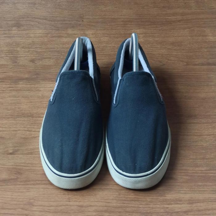 sepatu superga