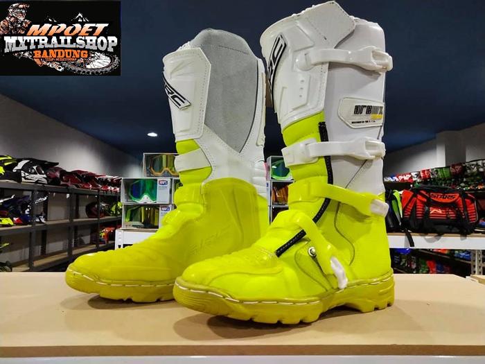 Sepatu Trail ARC MX 2019