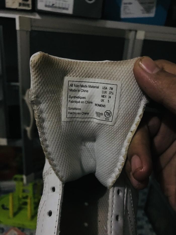 Sepatu Champion bekas putih