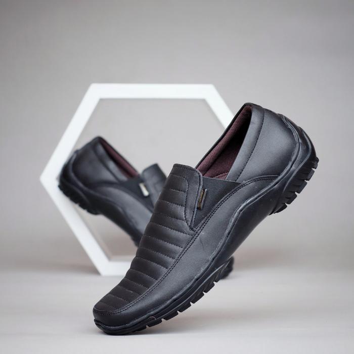 Sepatu Pria Kulit Slip On Casual Cevany Corza ORIGINAL