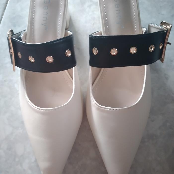 Sepatu sandal wanita Genny size 40 cantik
