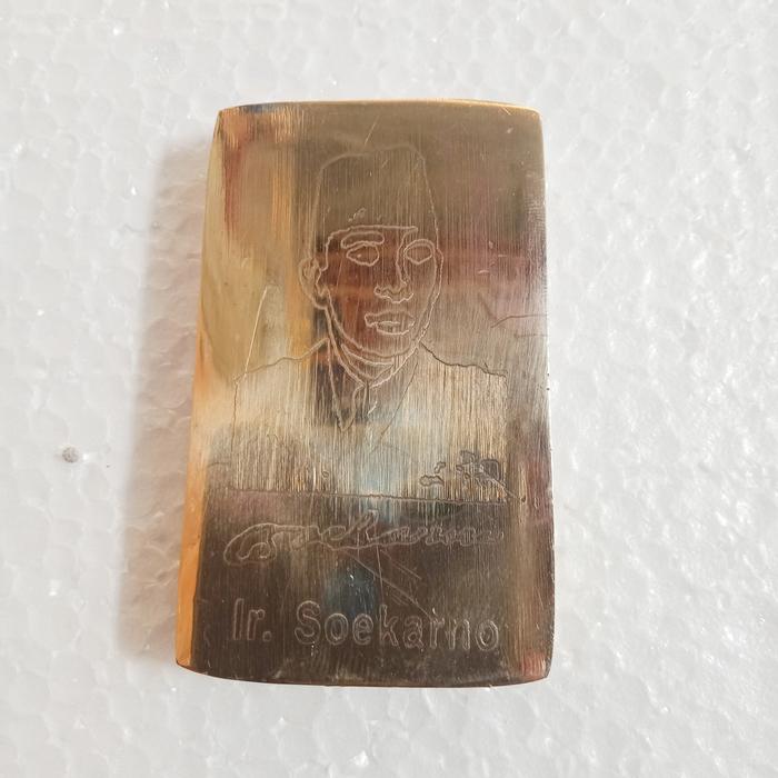 Lempengan Kuningan LM Emas Gambar Soekarno Garuda