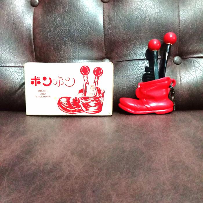 Preloved - Brush & Shoehorn - Sendok Sepatu & Sikat - Japan (Sepatu)