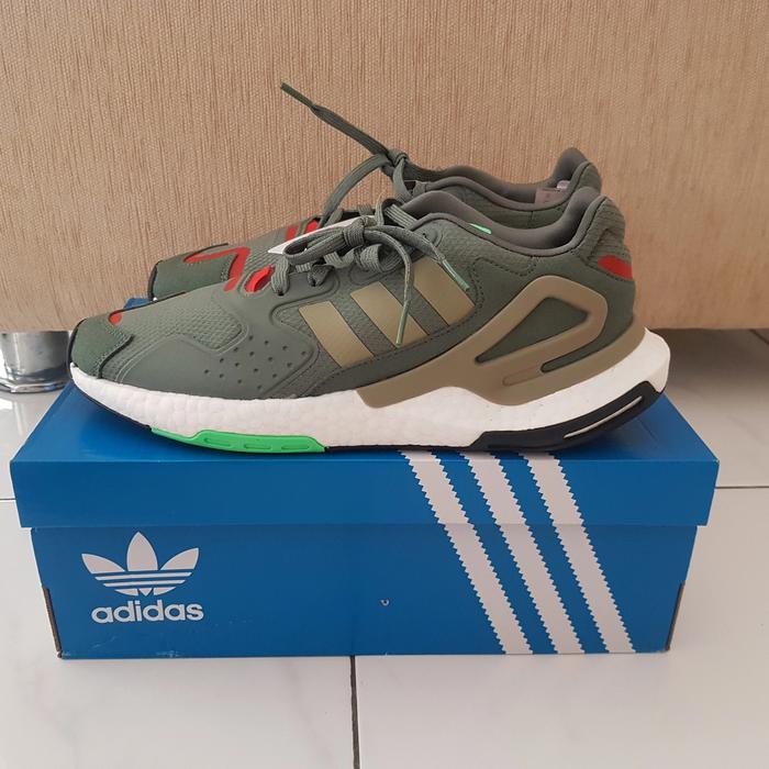 Sepatu Shoes Adidas Day Jogger FW4817 Original 100% Size 8.5 UK BNIB