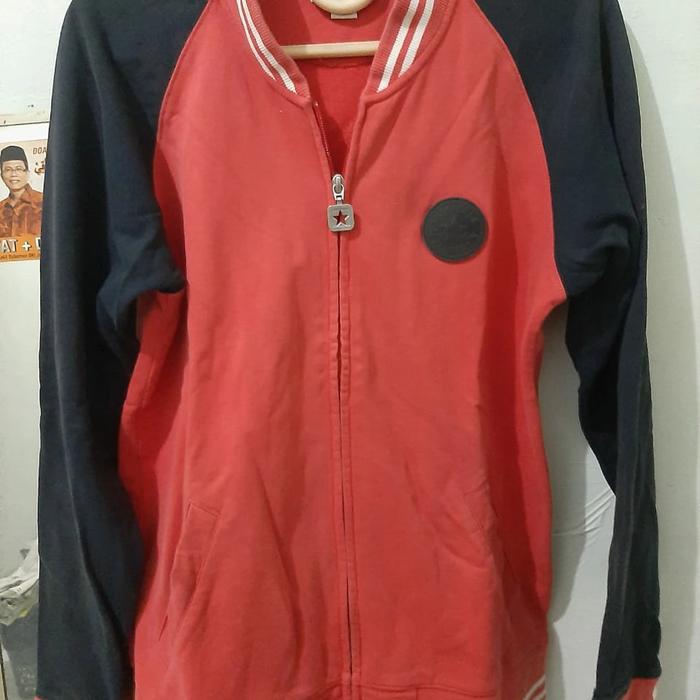 jaket varsity converse
