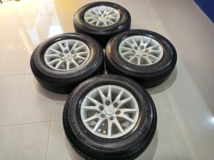 velg mobil second pajero r17 pcd 6x139,7 ban brigestone 265/65 r17