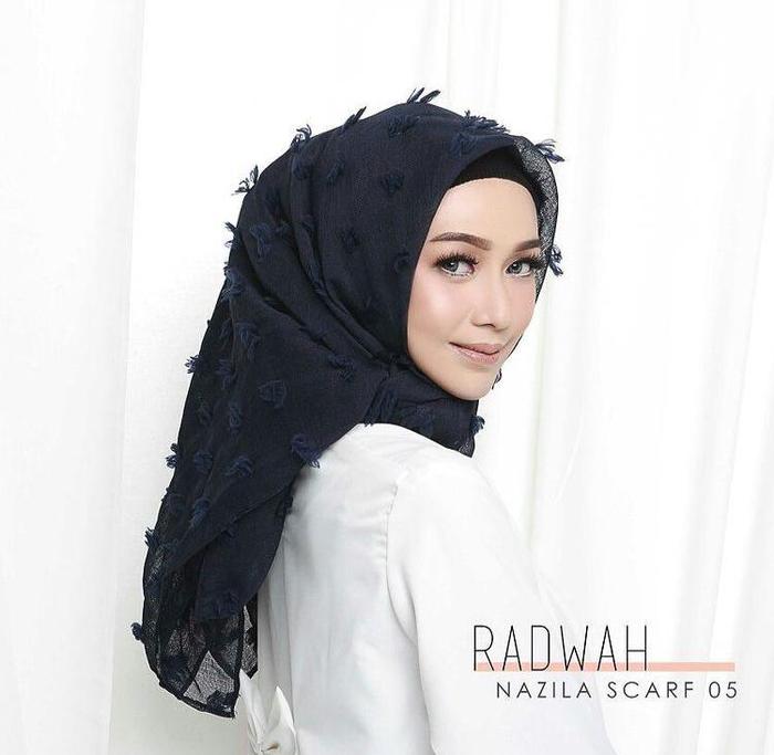 Radwah - Nazila Scarf - Hijab Segi Empat Wanita