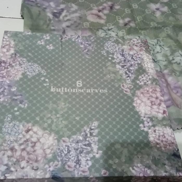 Baca Deskripsi Buttonscarves Hydrangea in Grise XL
