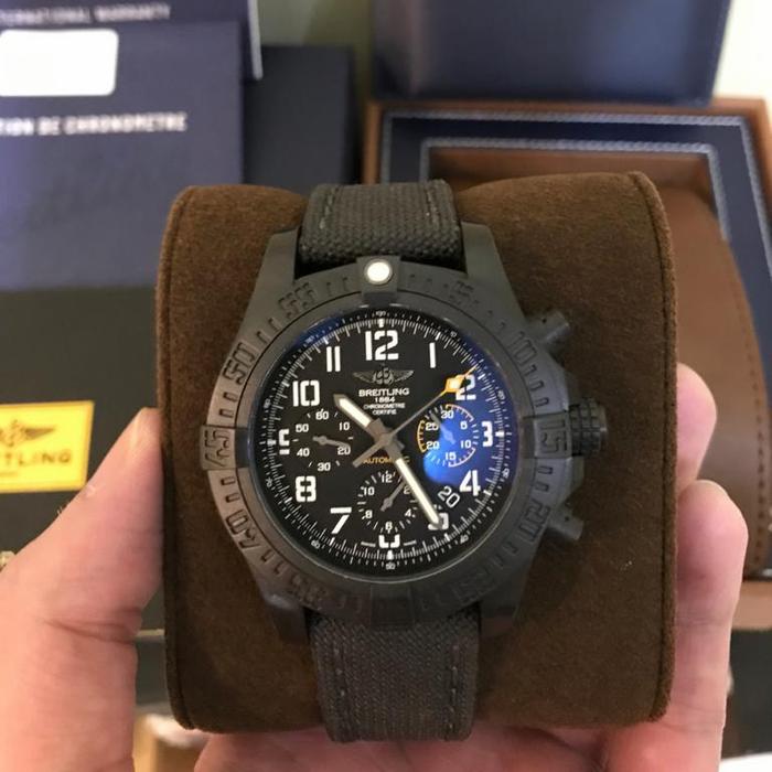 breitling avanger huricane carbon jam tangan pria
