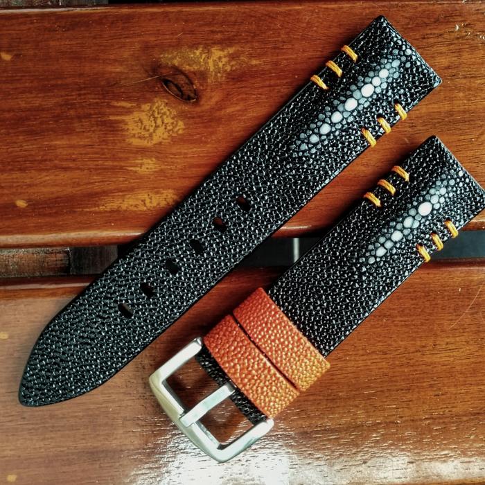 strap jam kulit ikan pari dobel diamond black dengan aksen oren.