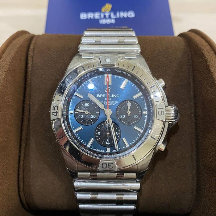 Breitling chronomat blue B 01 jam pria