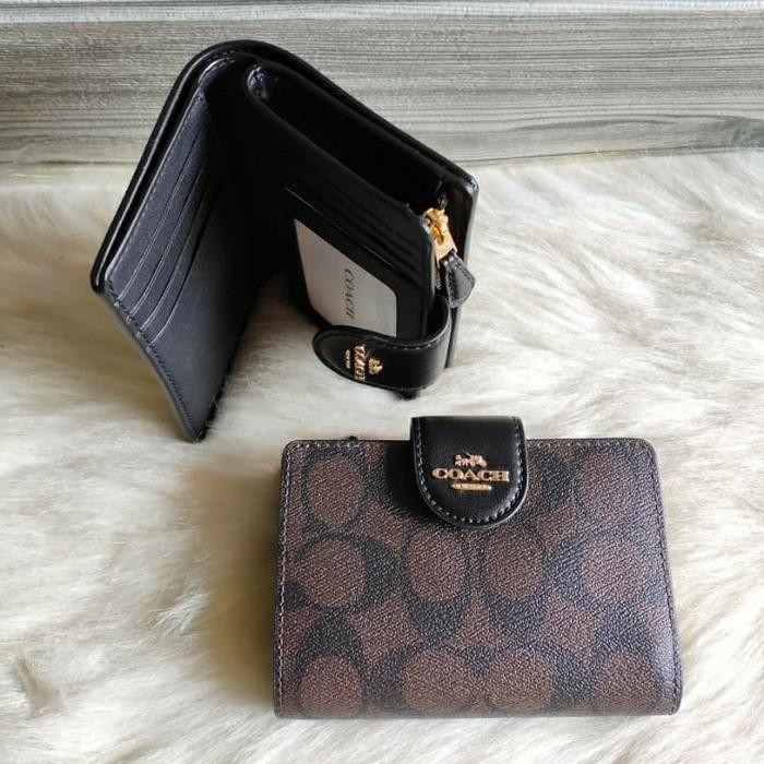 dompet coach C0082 signature medium corner zip wallet