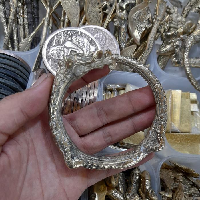 gelang naga kuningan