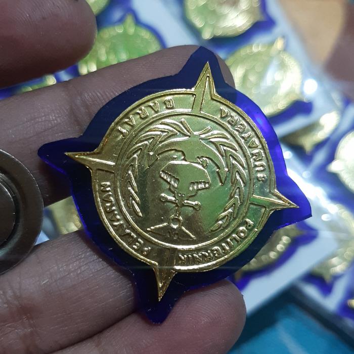 pin poltekpel sumbar tersedia begron merah atau biru