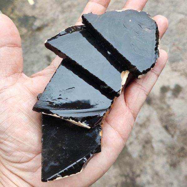 BAHAN BATU NATURAL YAMAN WULUNG - KECUBUNG API HITAM PEKAT
