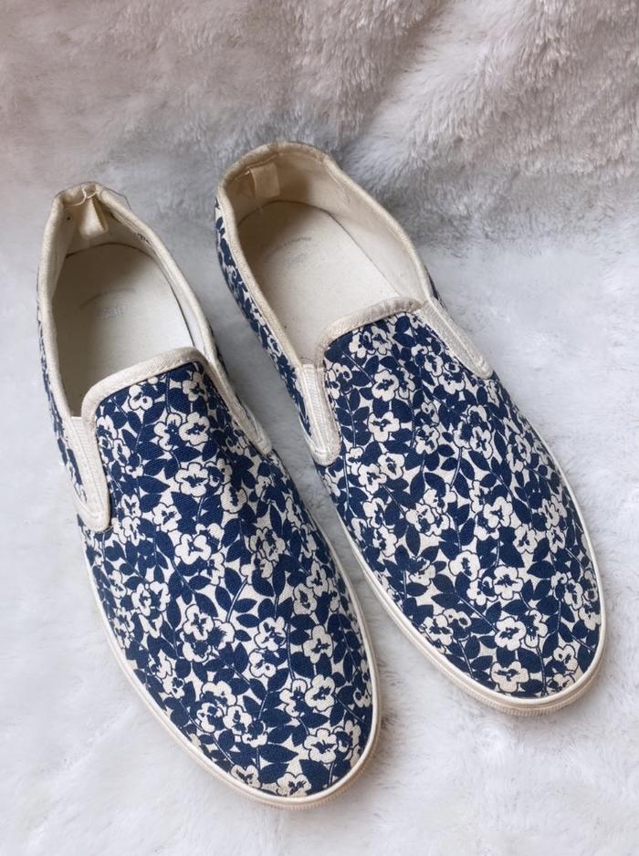 GAP Sepatu Canvas motif bunga biru putih