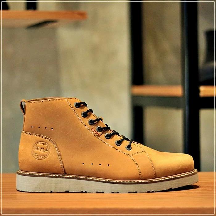 sepatu boots pria kulit CH