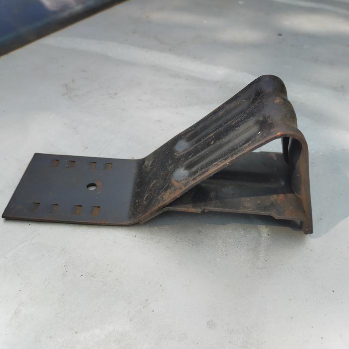 Ganjalan Roda Wheel Chock Copotan Original BMW 318i E30 M10 M40
