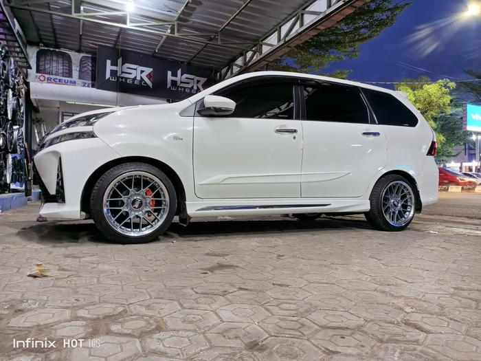 Paket Velg Mobil Avanza Veloz Ring 17 HSR FORMULA Plus Ban Accelera
