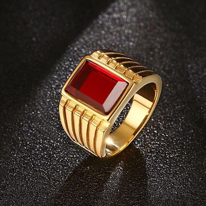 Cincin Pria Red Stone Mewah Gold Ring