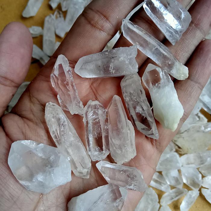 Rough Kecubung Air - Es /Ice Quartz / Kinyang Air Es - Bahan Batu Akik