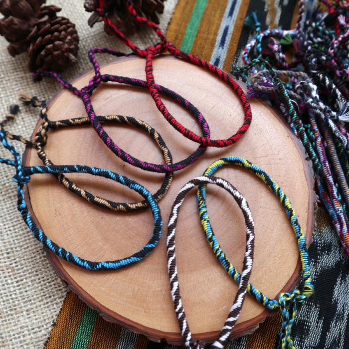 Gelang Tali Etnik Khas Lombok