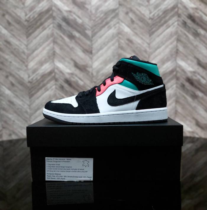 AIR JORDAN 1 MID SOUTH BEACH SE 100% AUTHENTIC