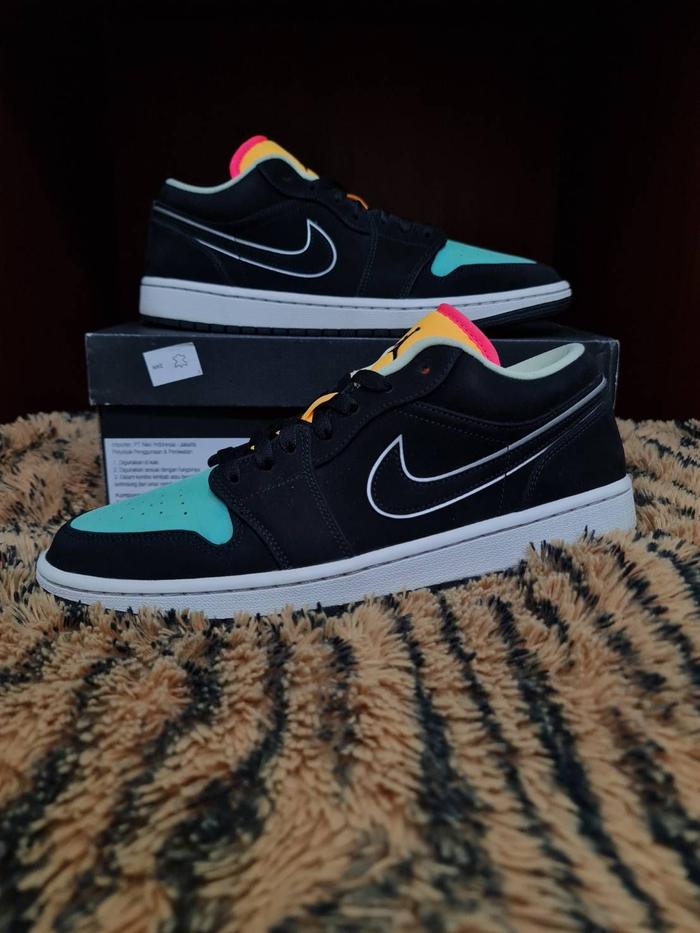 AIR JORDAN 1 LOW AURORA 100% AUTHENTIC