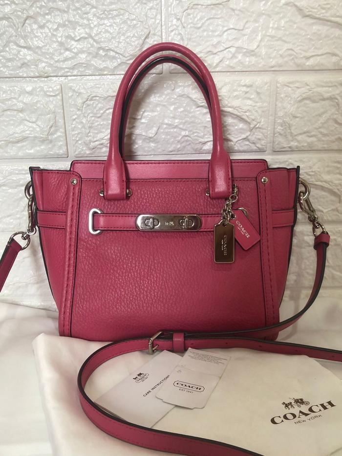 Coach swagger 21 preloved