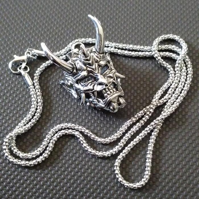 Kalung Topeng Iblis Samurai Bahan Metal Action Figure