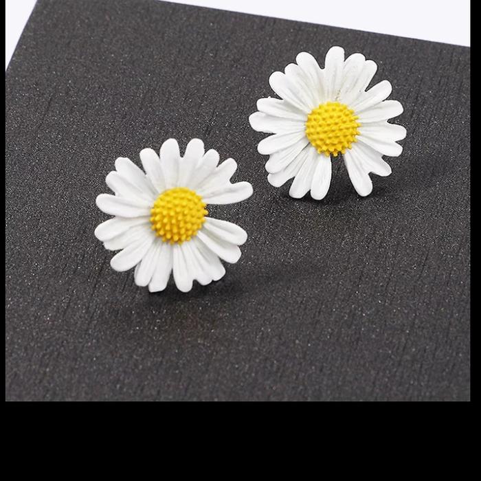 Anting Bunga Camomile Motif