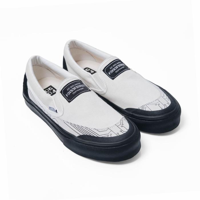 snekers lokal poison street tekno slip on
