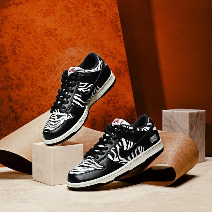 Quartersnacks x Nike SB Dunk Low "Zebra" DM3510-001