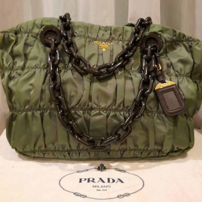 Tas PRADA - Gaufre Tote Nylon Green