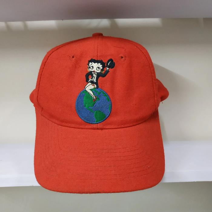 Topi Betty Boop x universal copyright 1995