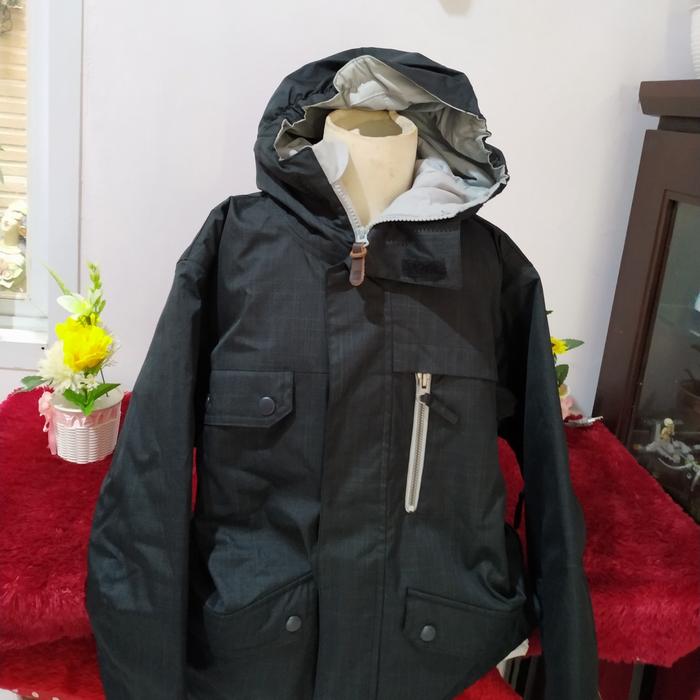 jaket anak branded Quiksilver murah warna hitam untuk anak usia 8-10th