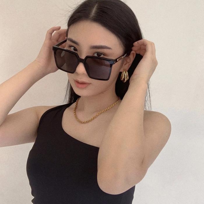 Iwearmyra Louie loui sunglasses black hitam kacamata i wear myra flat
