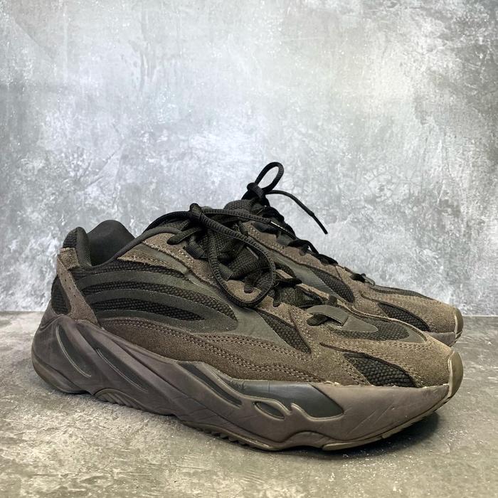 YEEZY 700 V2 VANTA