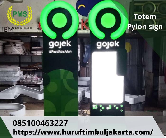 Totem/pylon sign Gojek Bekasi pembuatan pylon sign 085100463227
