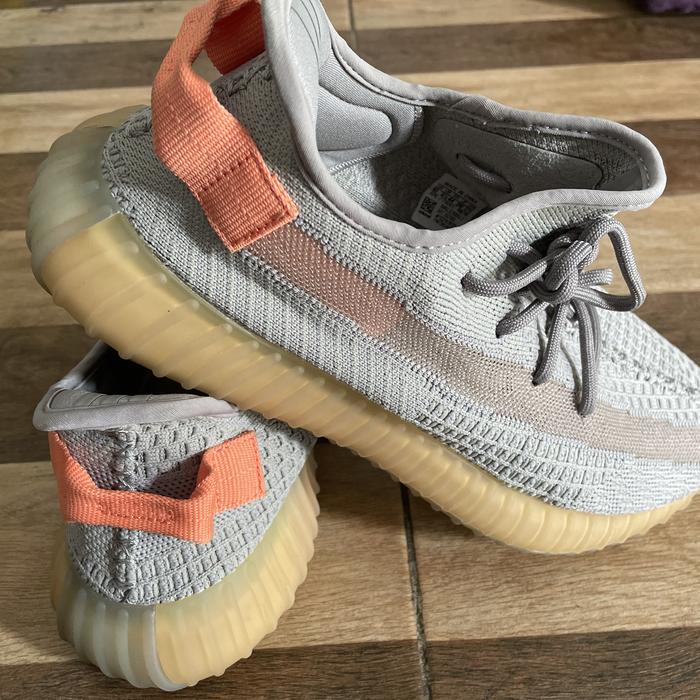 Adidas Yeezy Boost 350 V2 ; Adidas Abu abu; sepatu Adidas Pria ;