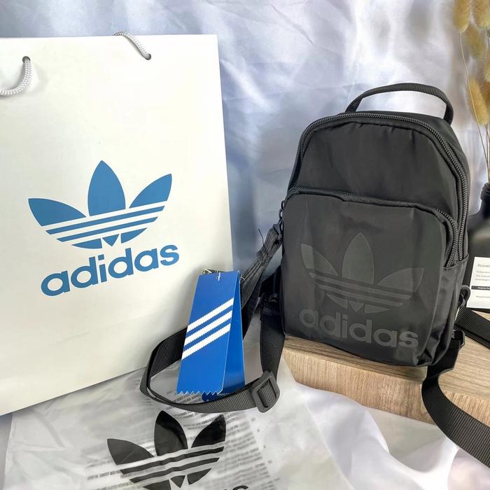 Adidas mini bagpack 100% original (tas pria/ tas wanita)