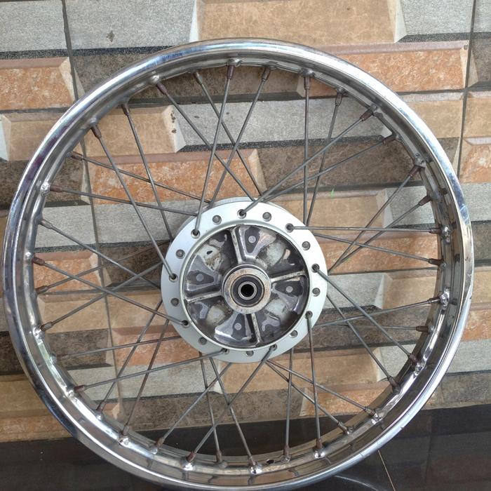 VELG ORIGINAL HONDA MOTOR REVO ABSOLUTE REVO FI BELAKANG