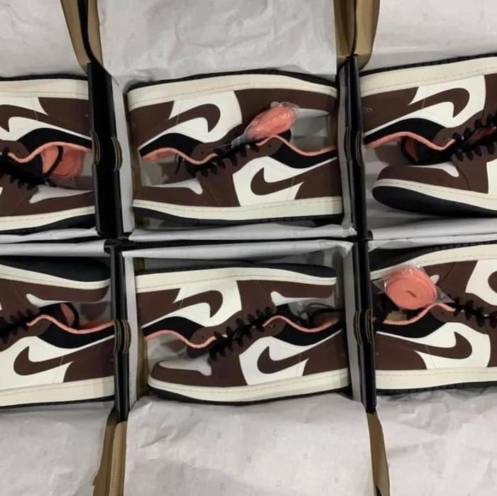 Air Jordan 1 Low Mocha